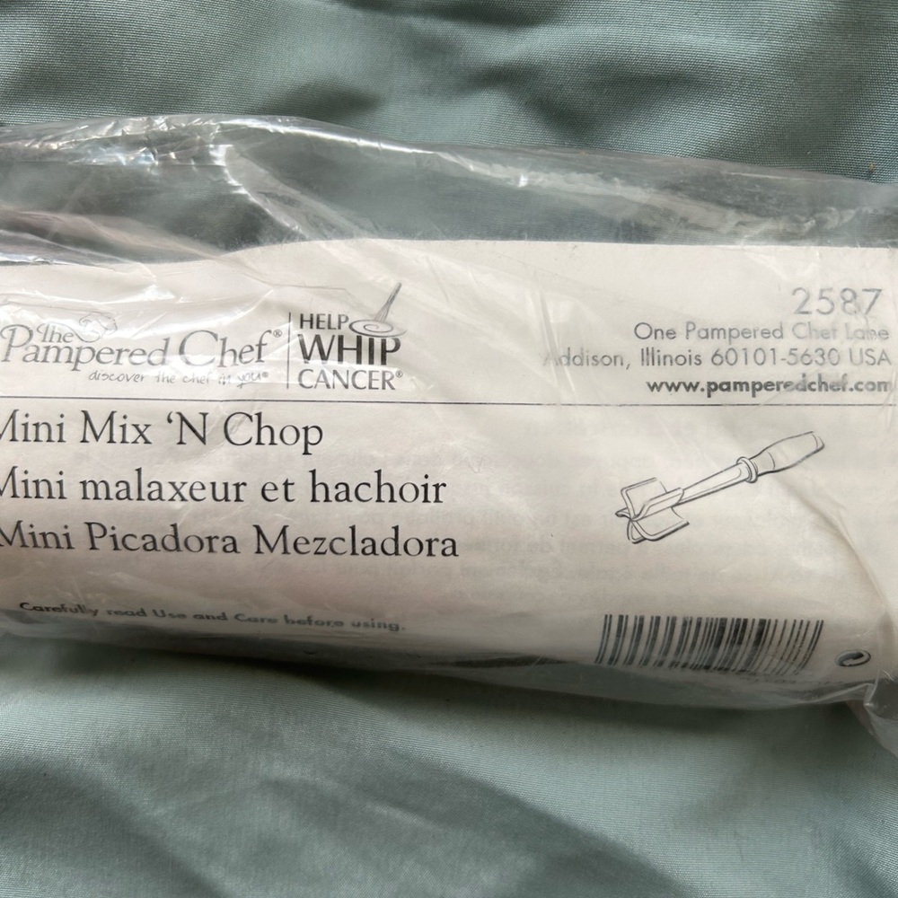 Pampered Chef Pink Mini Mix and Chop 2587 and White Spatula Mix and Scrape 1659 - Picture 5 of 6